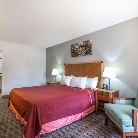 Howard Johnson By Wyndham Scottsdale Old Town Екстер'єр фото
