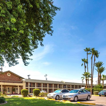 Howard Johnson By Wyndham Scottsdale Old Town Екстер'єр фото