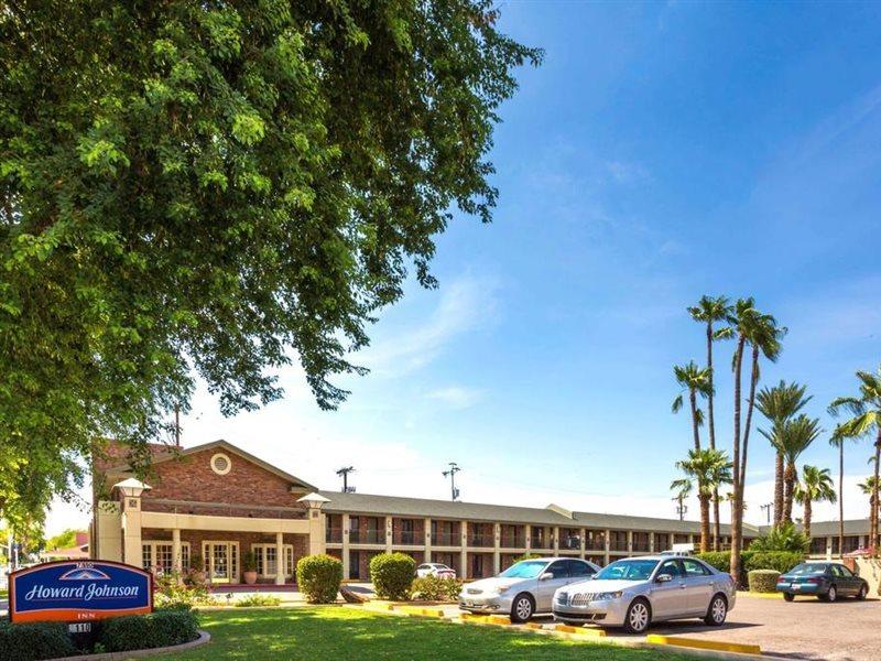 Howard Johnson By Wyndham Scottsdale Old Town Екстер'єр фото