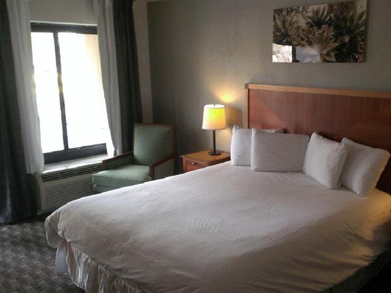 Howard Johnson By Wyndham Scottsdale Old Town Екстер'єр фото