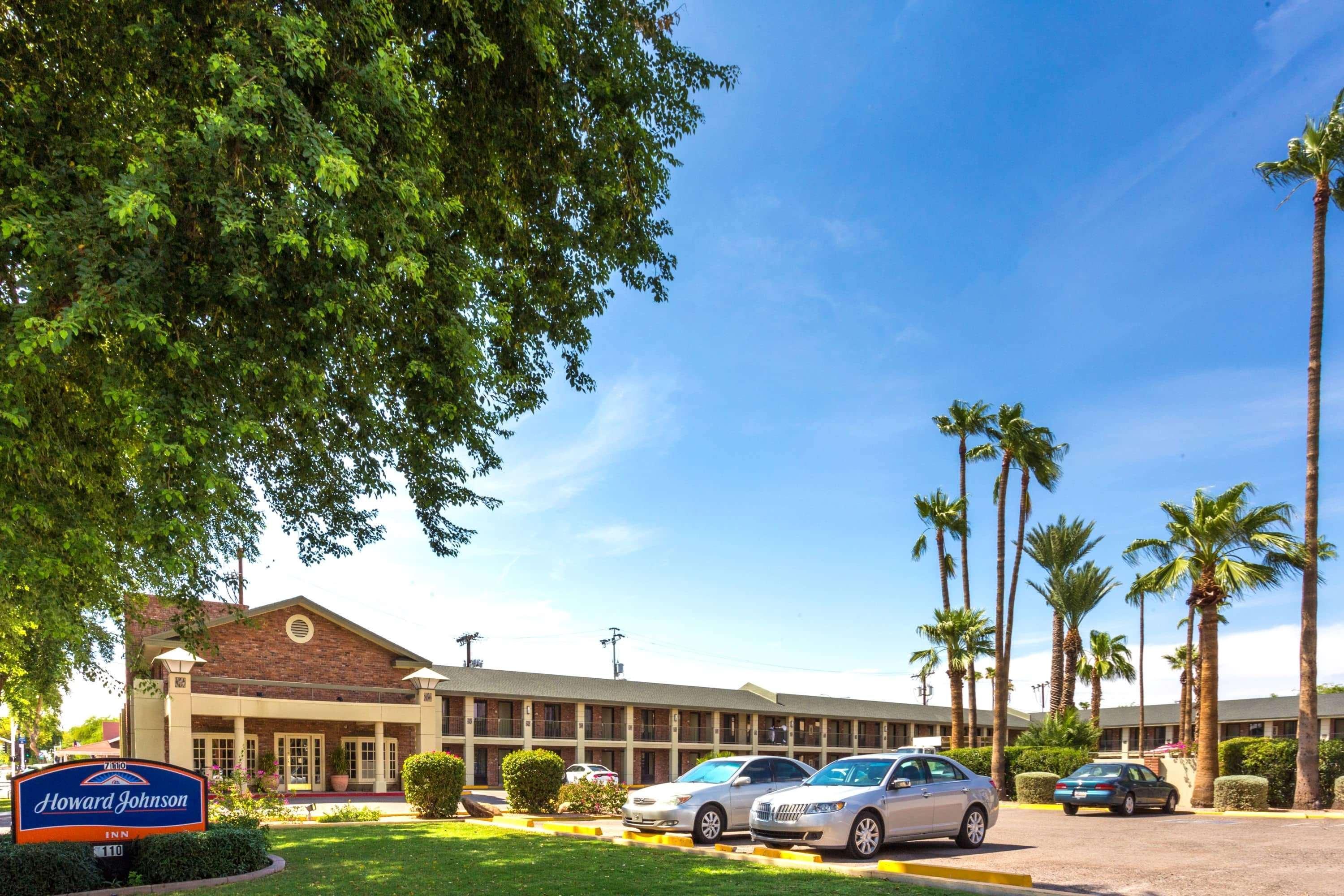 Howard Johnson By Wyndham Scottsdale Old Town Екстер'єр фото