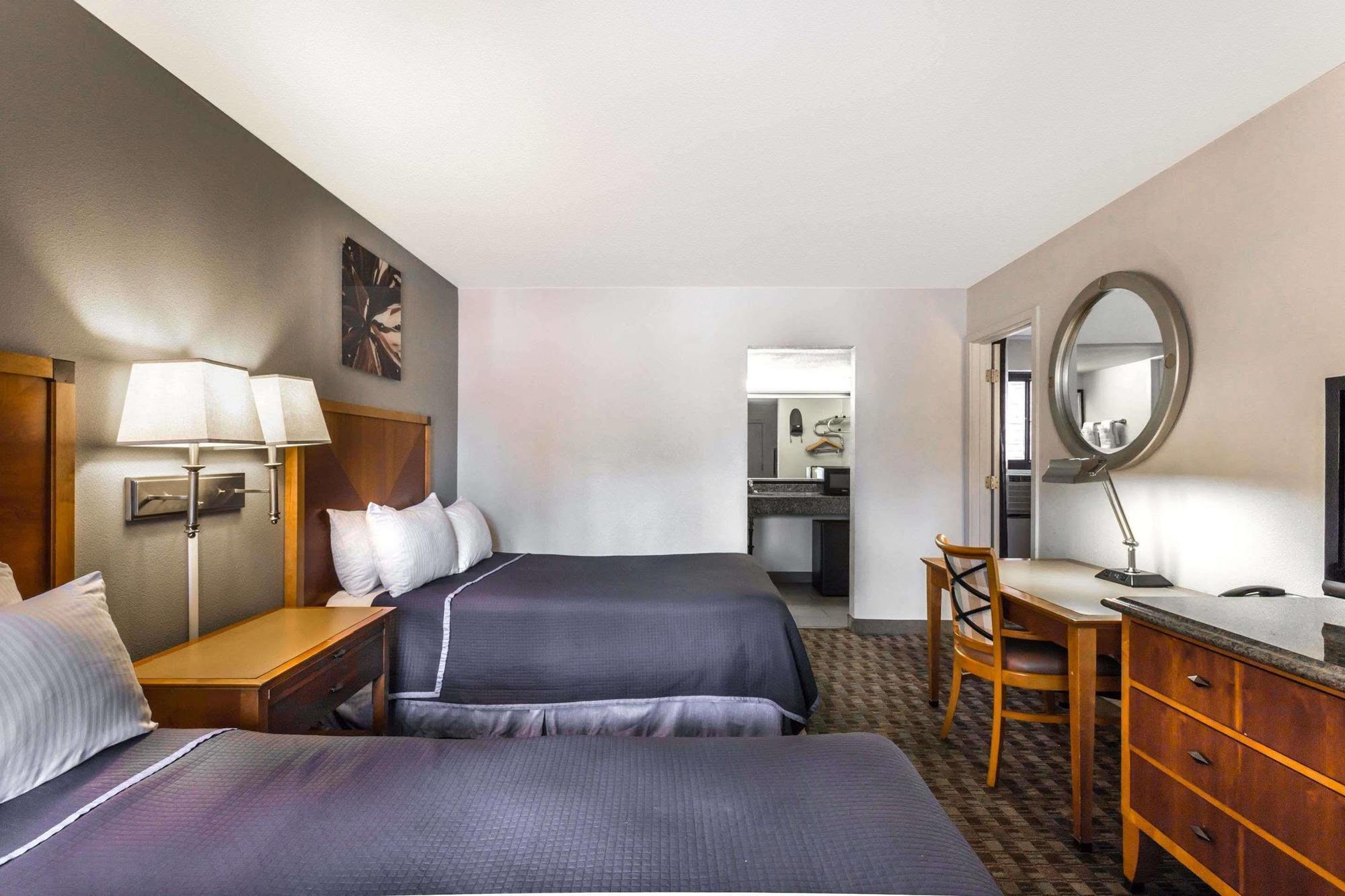 Howard Johnson By Wyndham Scottsdale Old Town Екстер'єр фото
